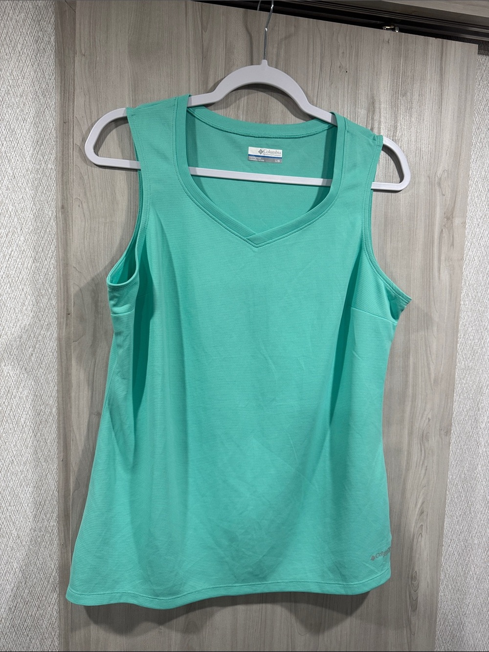 Columbia Women's Mint Green V-Neck Performance Tank